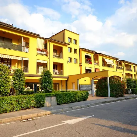 House -appartamento Lugana Di *